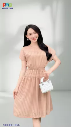 Đầm Thiết Kế Dáng Xòe Vai Chờm Chun Eo Phối Kẻ